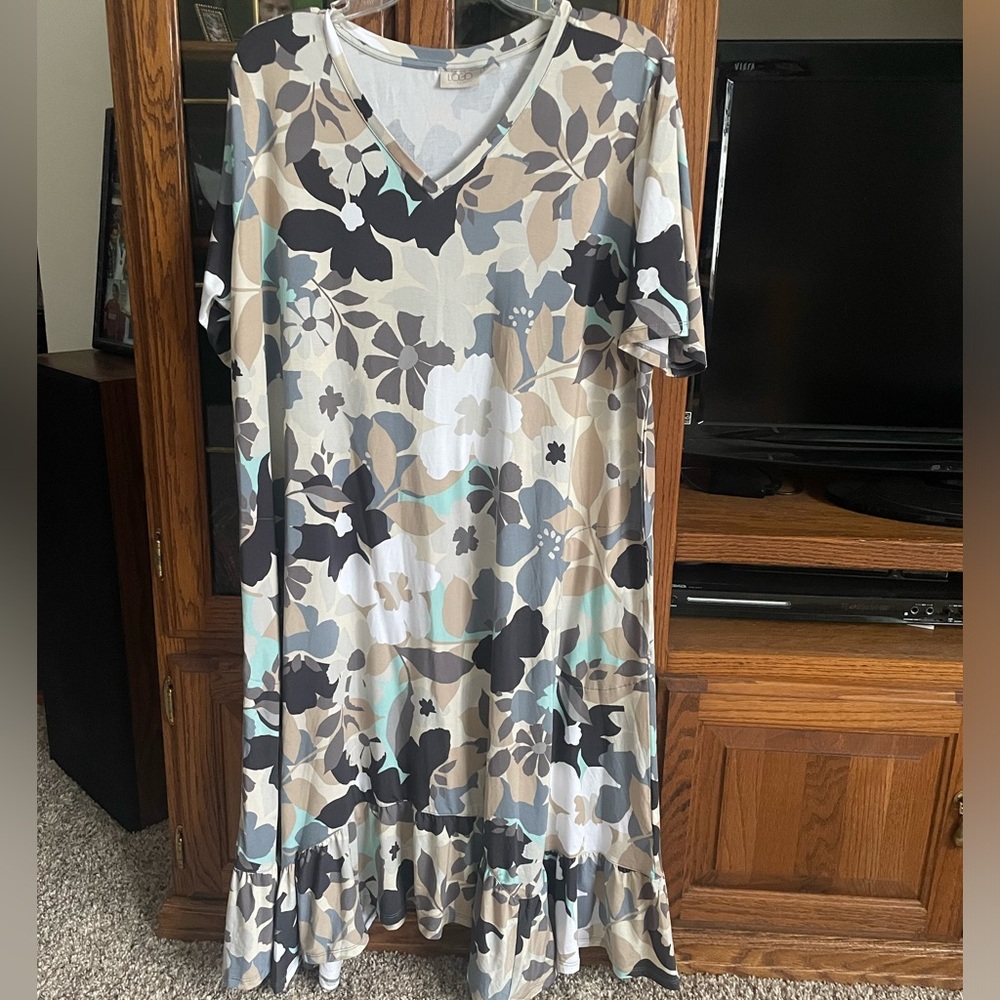 LOGO by Lori Goldstein plus size short sleeve floral multi color maxi dress
